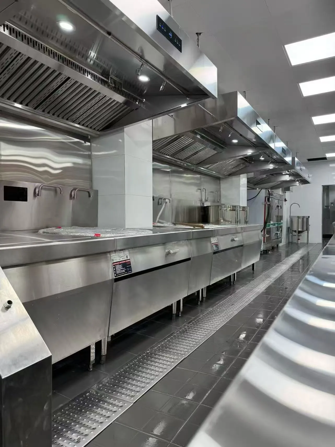 Detailed Guide to Standardized Design and Application of Drainage Channels in Star-Rated Hotel Kitchens